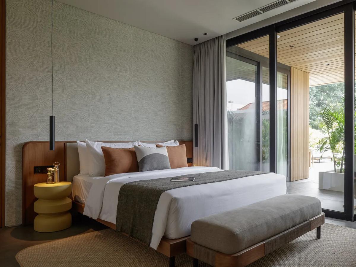 Contemporary Home - 12