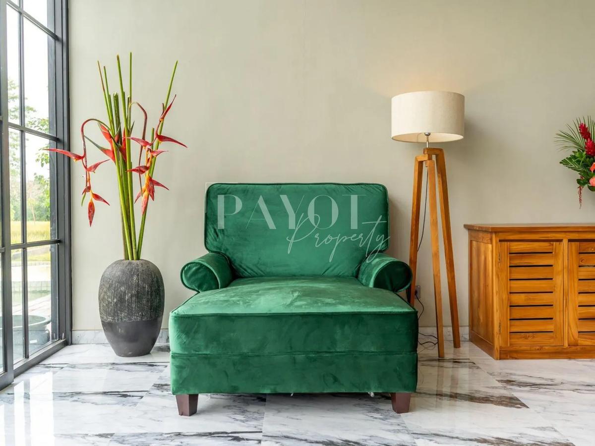 Modern Glass Villa - 14