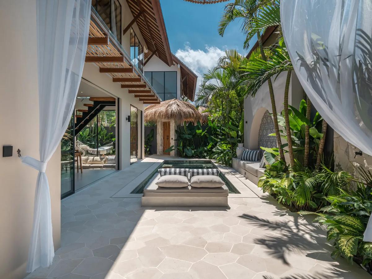 Contemporary Villa With Mediterranean Touch - 12