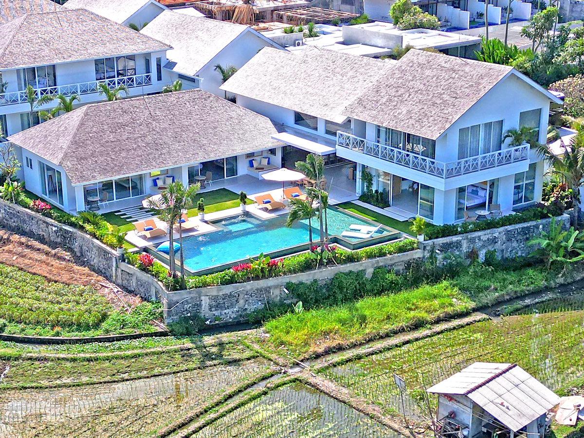 SIGNATURE MASTERPIECE - 4 BEDROOMS - CANGGU — 4-bedroom villa for sale in Canggu, Bali (photo 3)