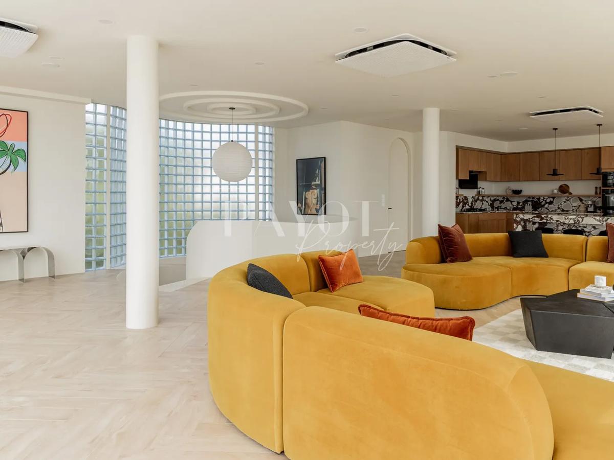 Luxury Mediterranean Style Villa - 10