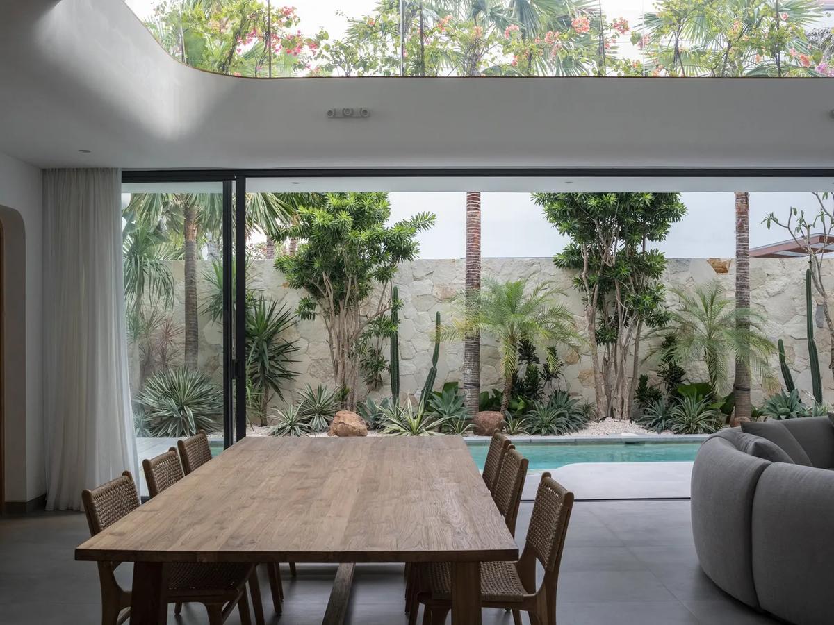 Curved Architectural Villa - 2