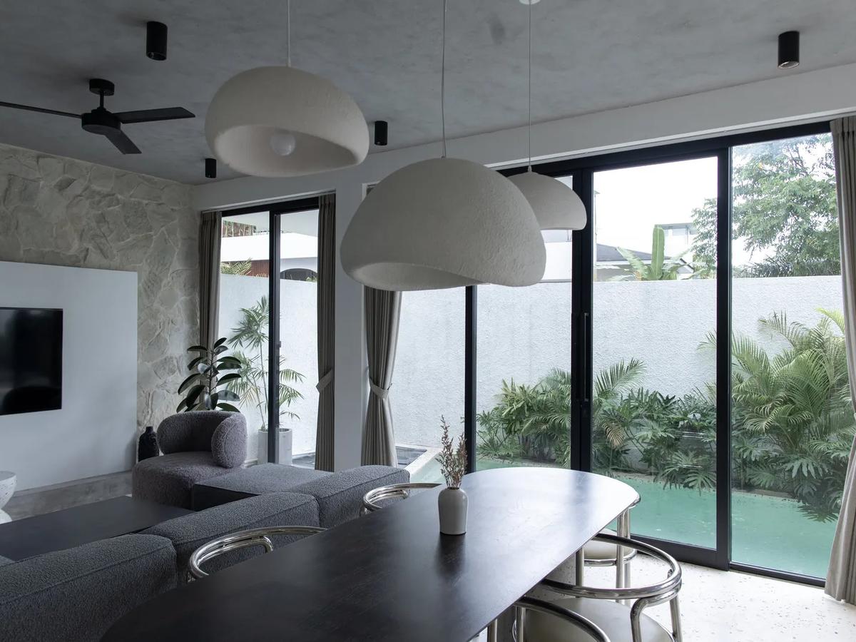 Monochrome Geometry Villa - 13