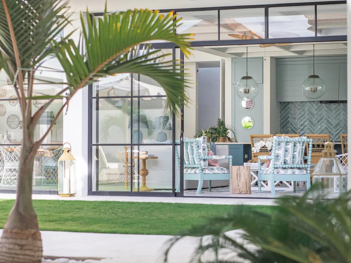 Modern Coastal Elegance Villa - 11