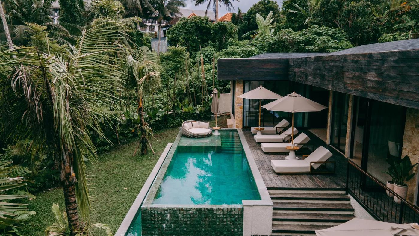 The Silence Of Straight Lines - Photo 1