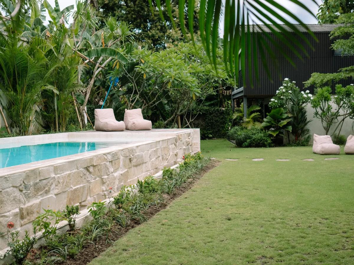 Familial Industrial Villa - 2