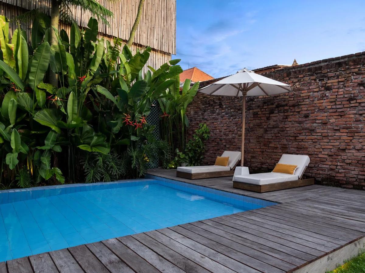 Urban Brutality Meets Tropical Soul - 15