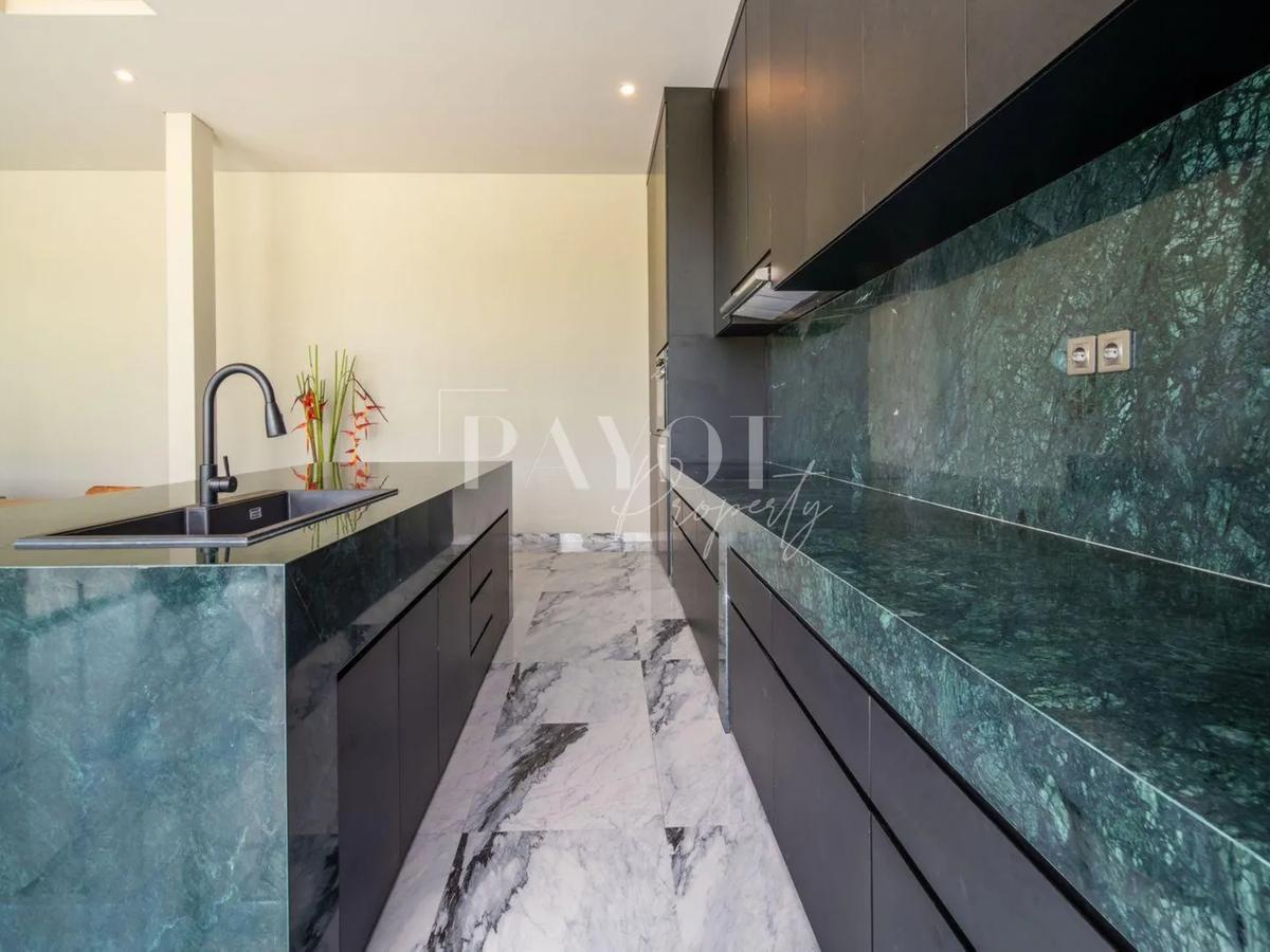 Modern Glass Villa - 9