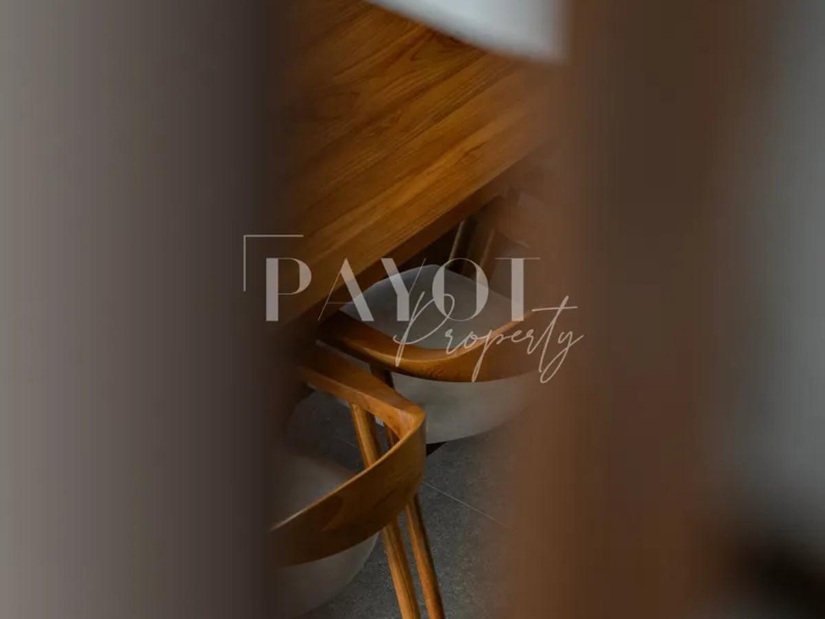 Contemporary Living Surrounded By Nature - 12