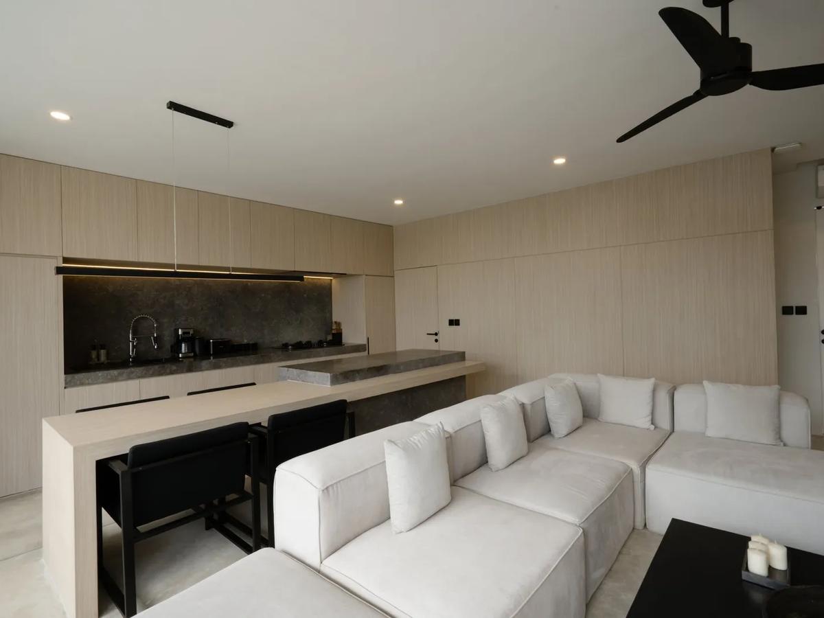 Bright Minimalist Villa - 12