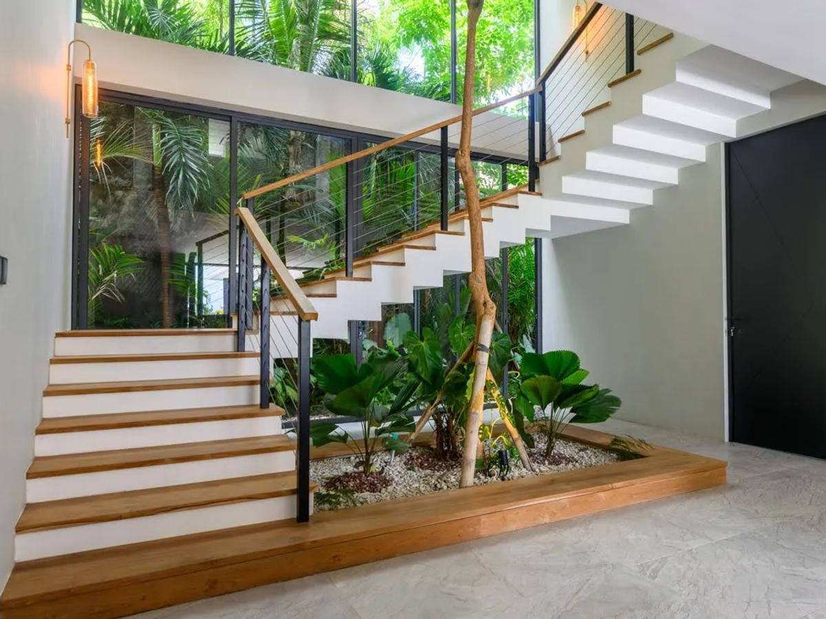 Modern Elegant White Villa - 15