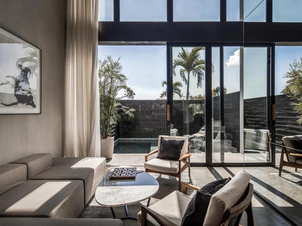 Urban Tropical Villa Loft - 3