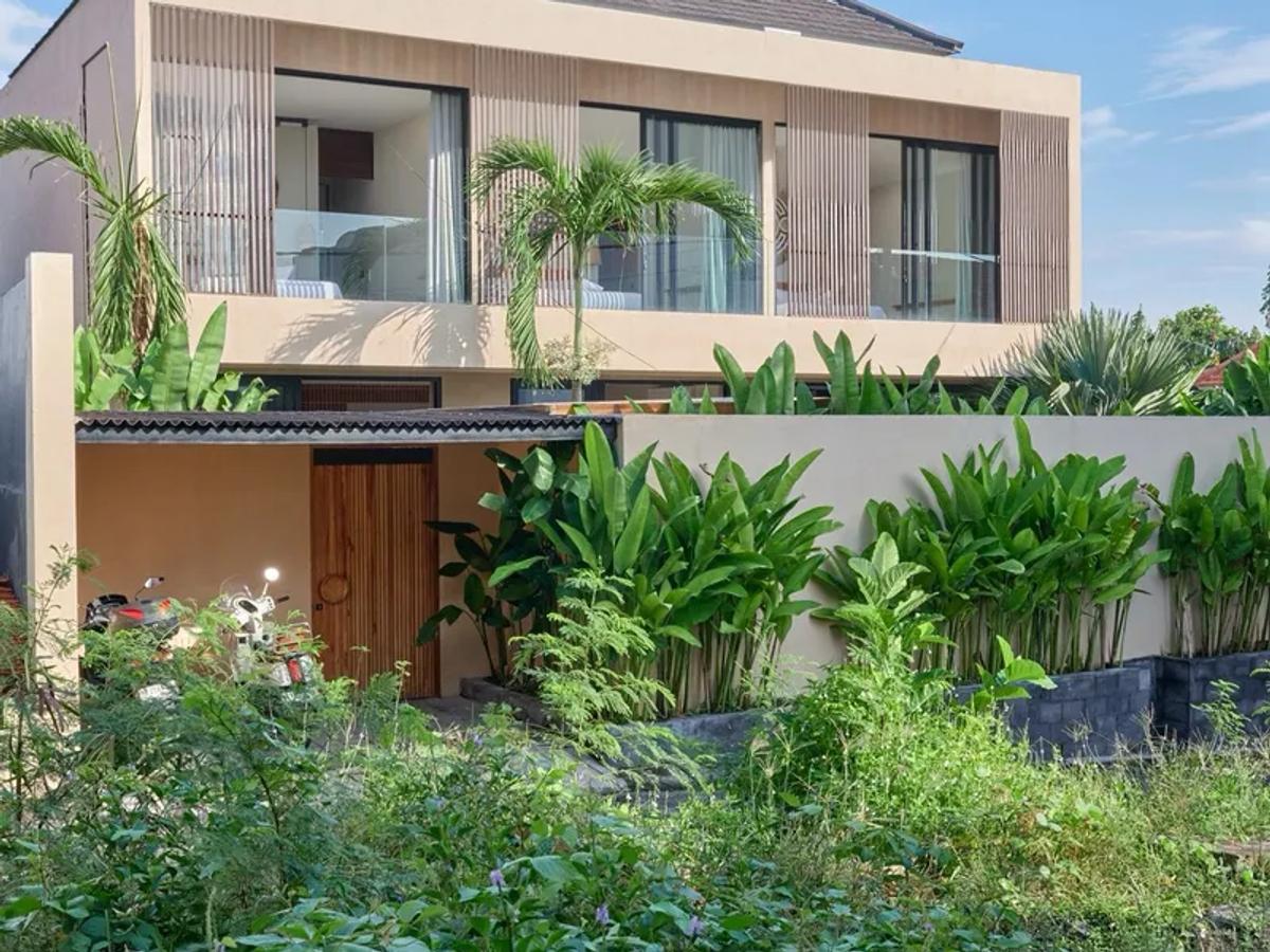 Elegant Urban Villa - 2