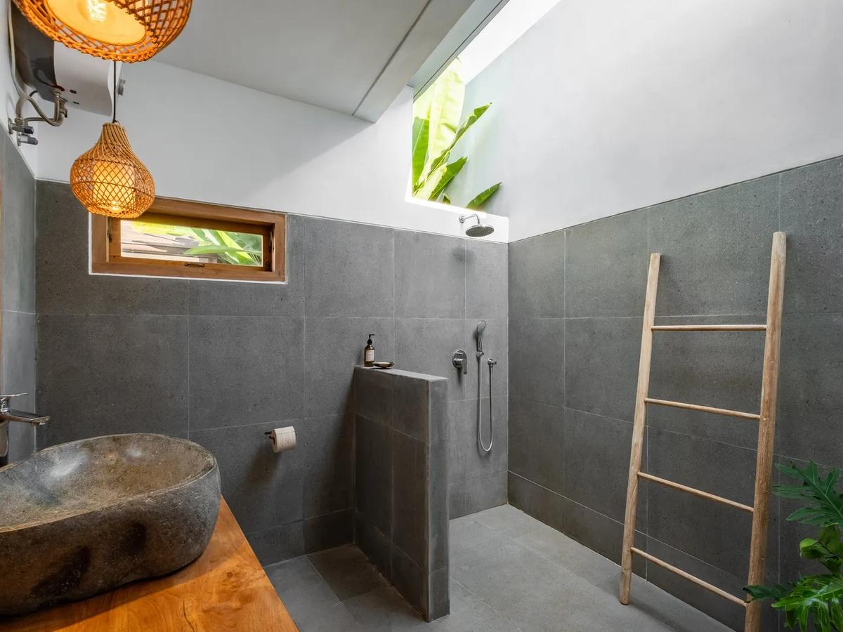 Contemporary Family Villa - 12