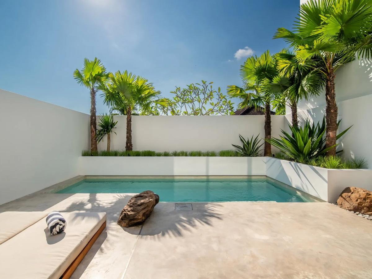 Bright Minimalist Villa - 1