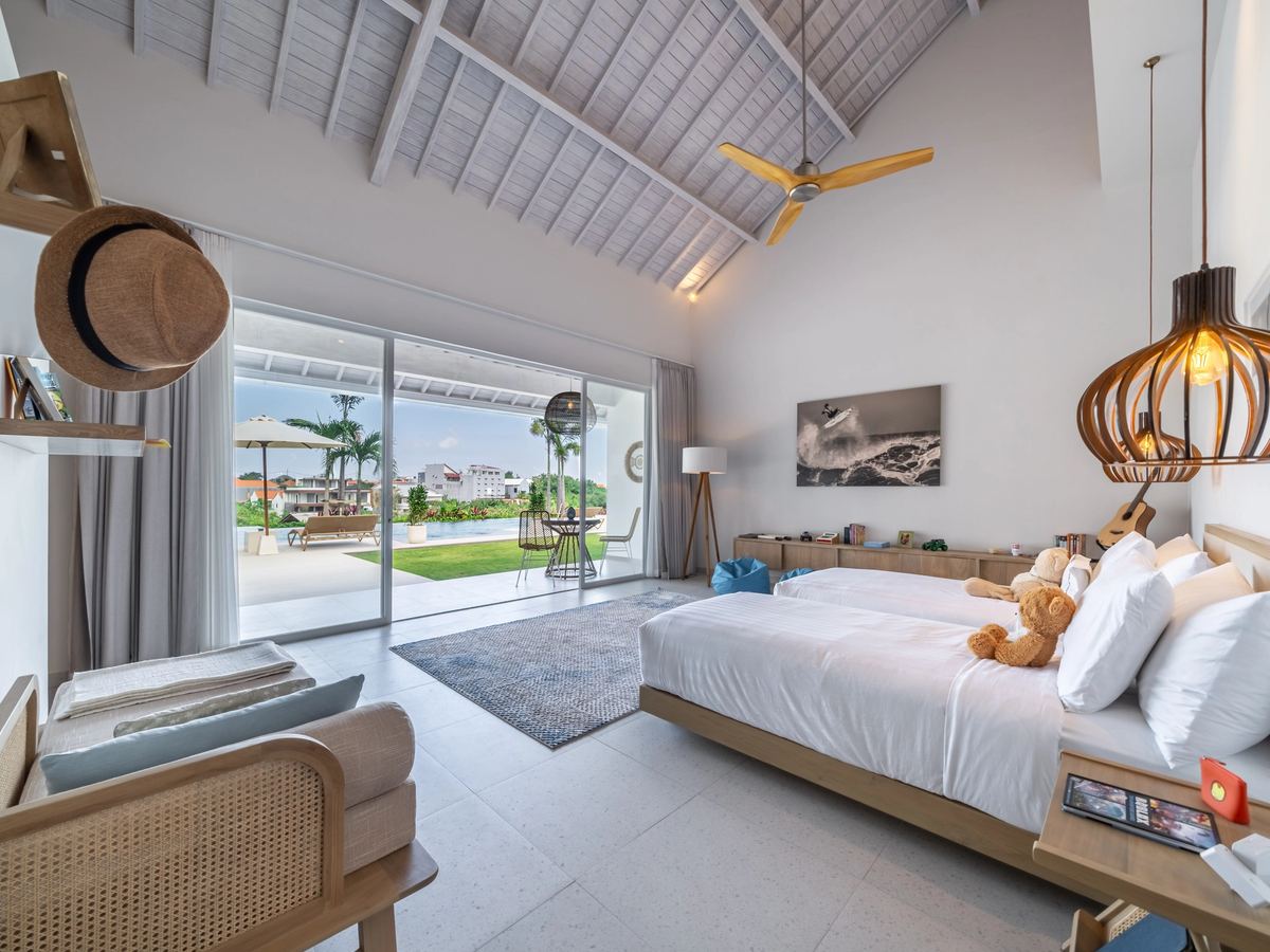 SIGNATURE MASTERPIECE - 4 BEDROOMS - CANGGU — 4-bedroom villa for sale in Canggu, Bali (photo 29)