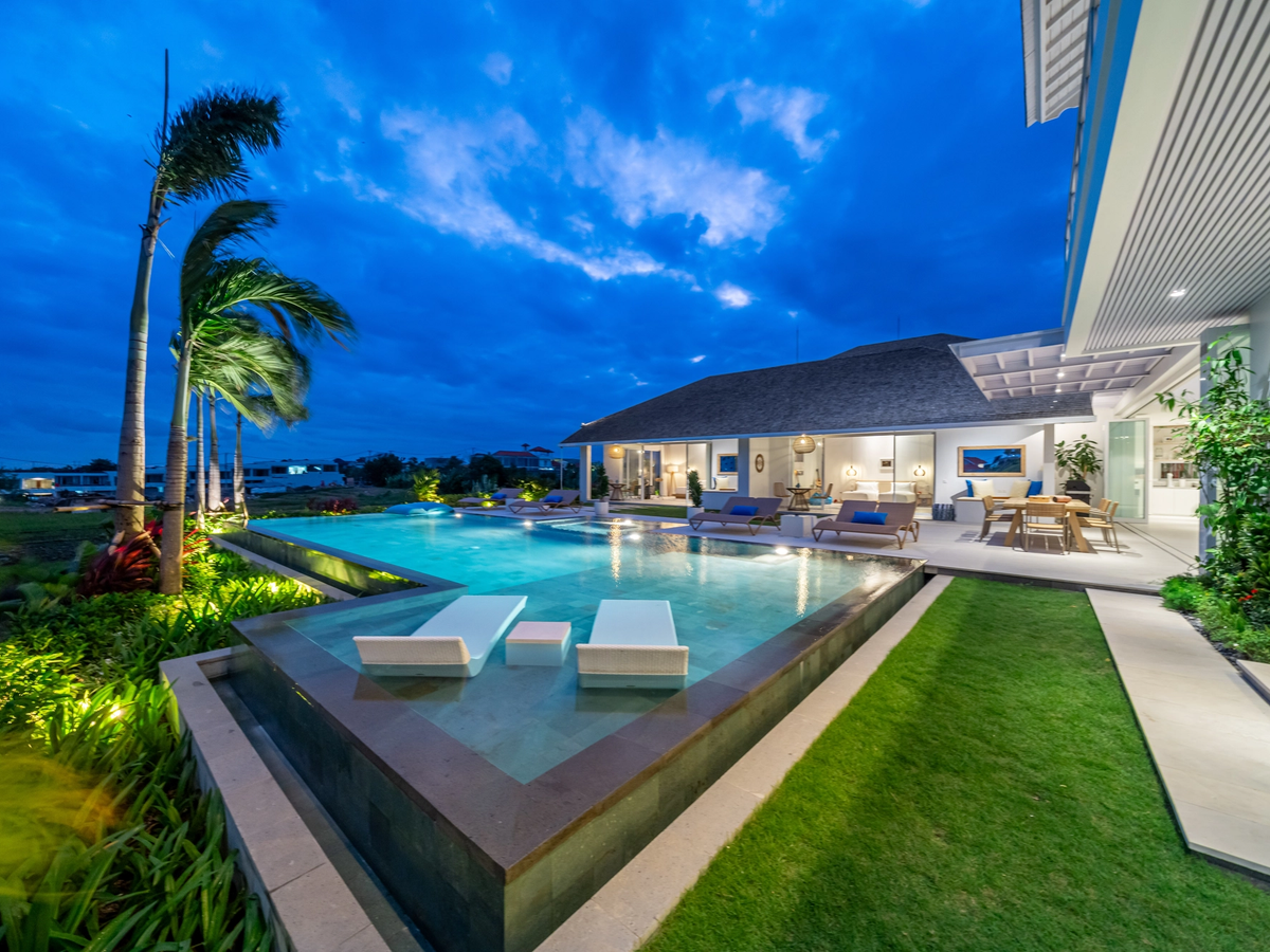 SIGNATURE MASTERPIECE - 4 BEDROOMS - CANGGU — 4-bedroom villa for sale in Canggu, Bali (photo 18)