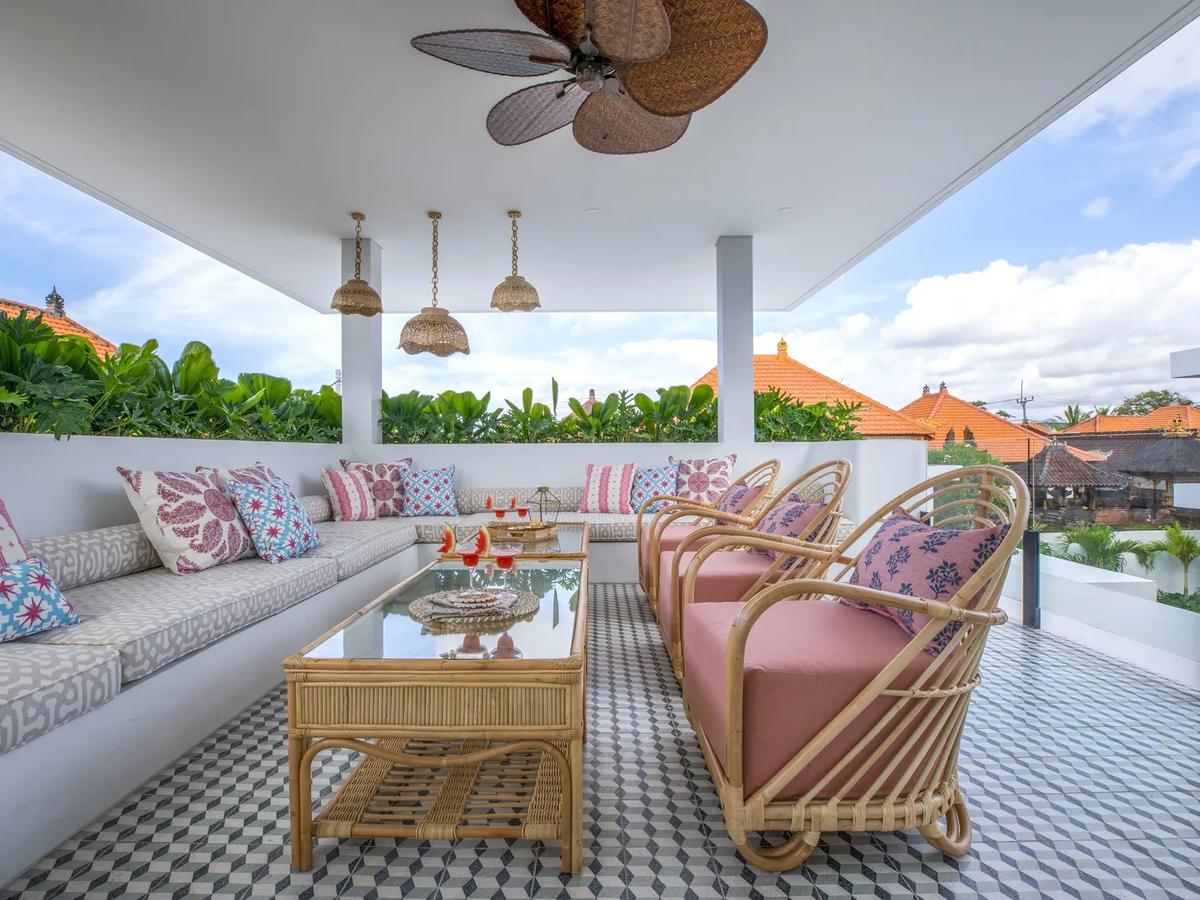 Modern Coastal Elegance Villa - 8