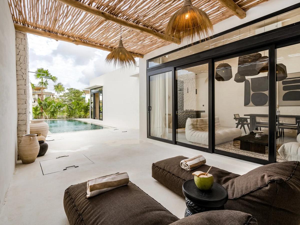 Art Inspired Modern Villa - 13