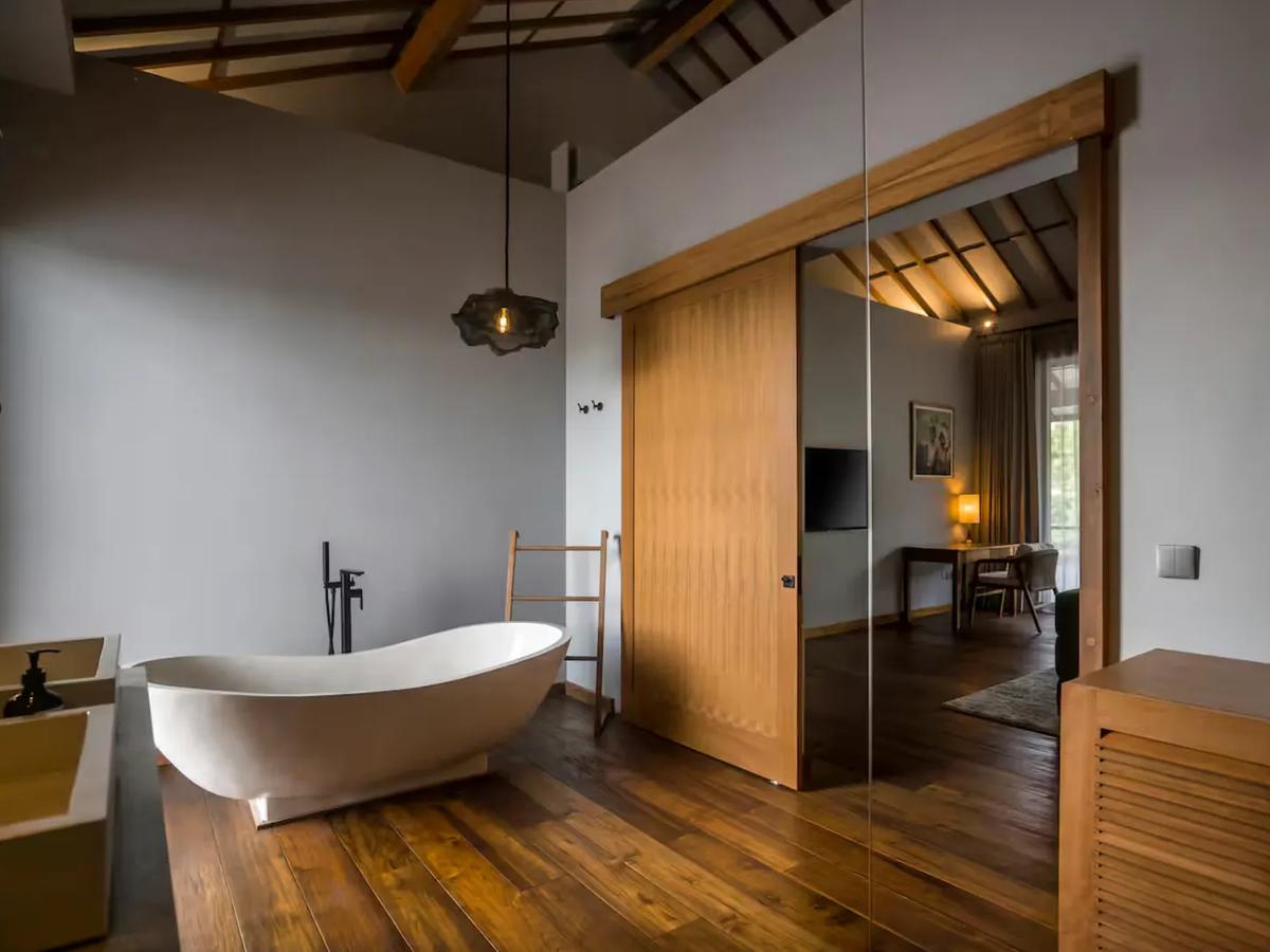 Contemporary Villa Retreat - 12