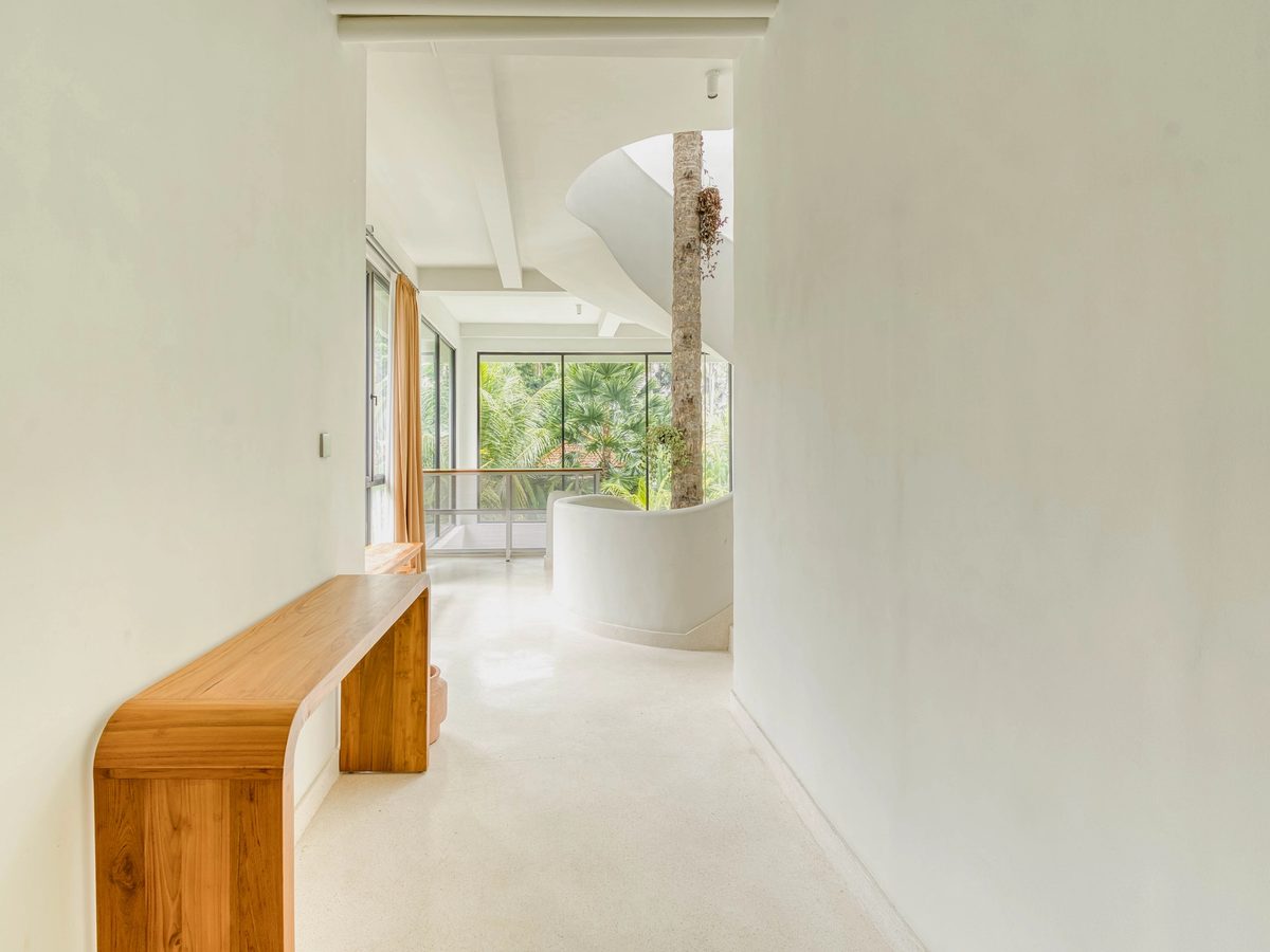 TROPICAL MINIMALIST VILLA  – 4 BEDROOMS - UBUD LODTUNDUH — 4-bedroom villa for sale in Ubud, Bali (photo 3)