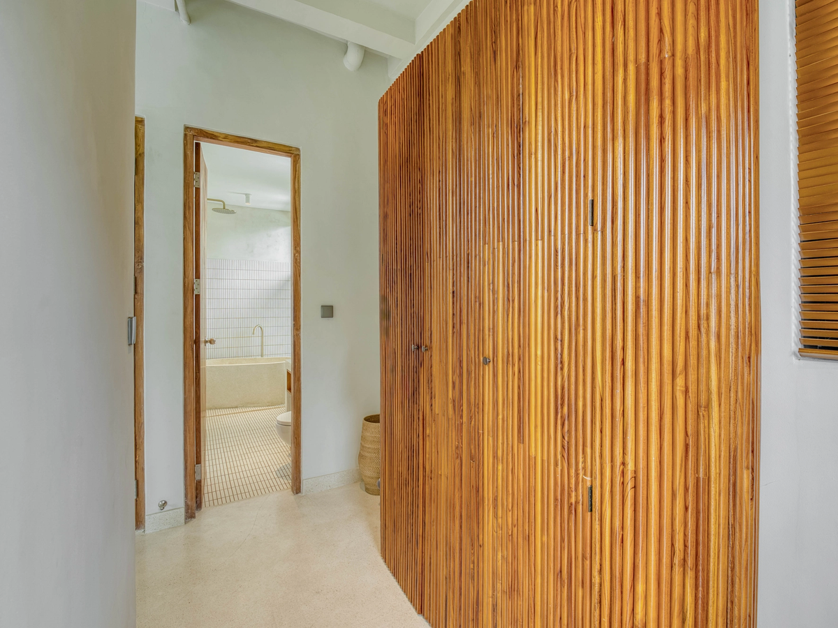 TROPICAL MINIMALIST VILLA  – 4 BEDROOMS - UBUD LODTUNDUH — 4-bedroom villa for sale in Ubud, Bali (photo 16)