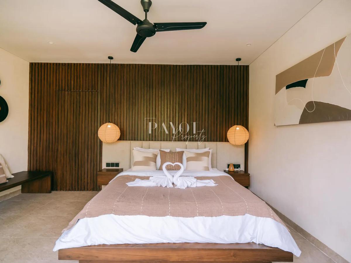 The Silence Of Straight Lines - 12