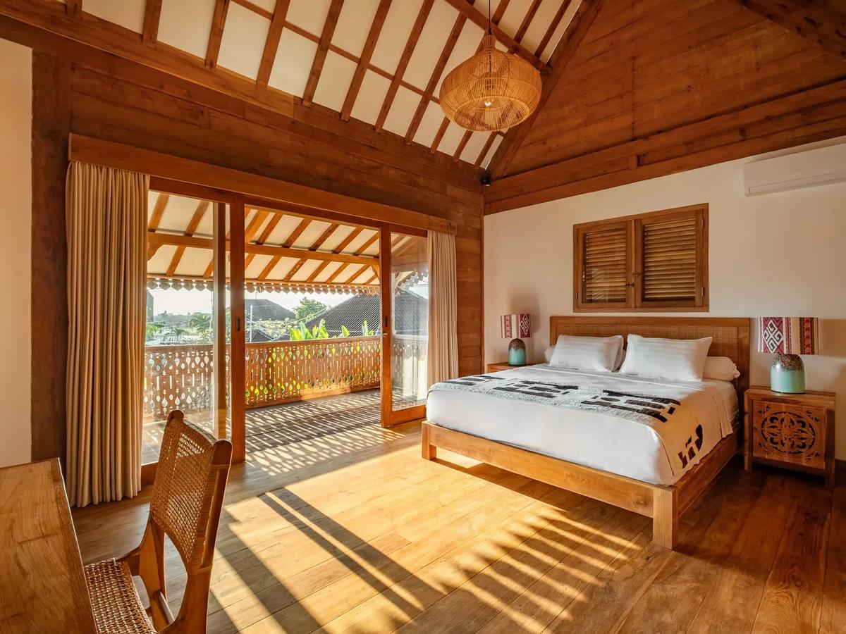 Contemporary Family Villa - 13