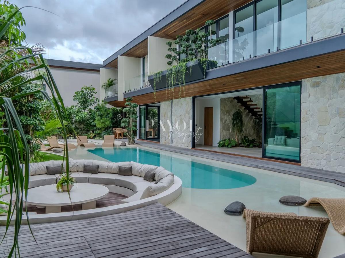 Striking Contemporary Hideaway - 2