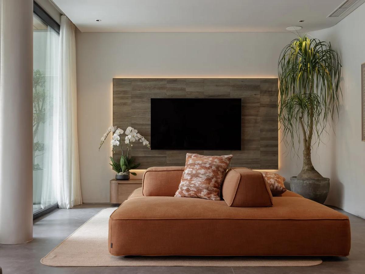 Contemporary Home - 5