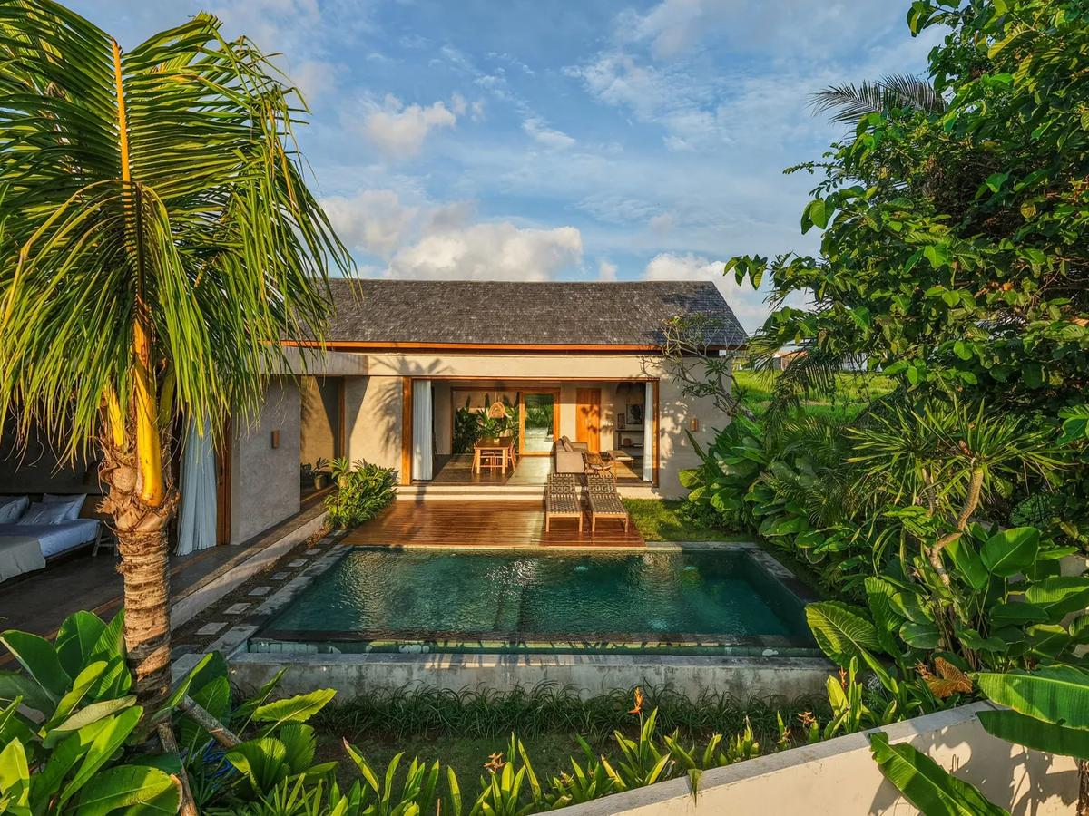 A Tropical Hideaway Villa Facing The Rice Fields - 4