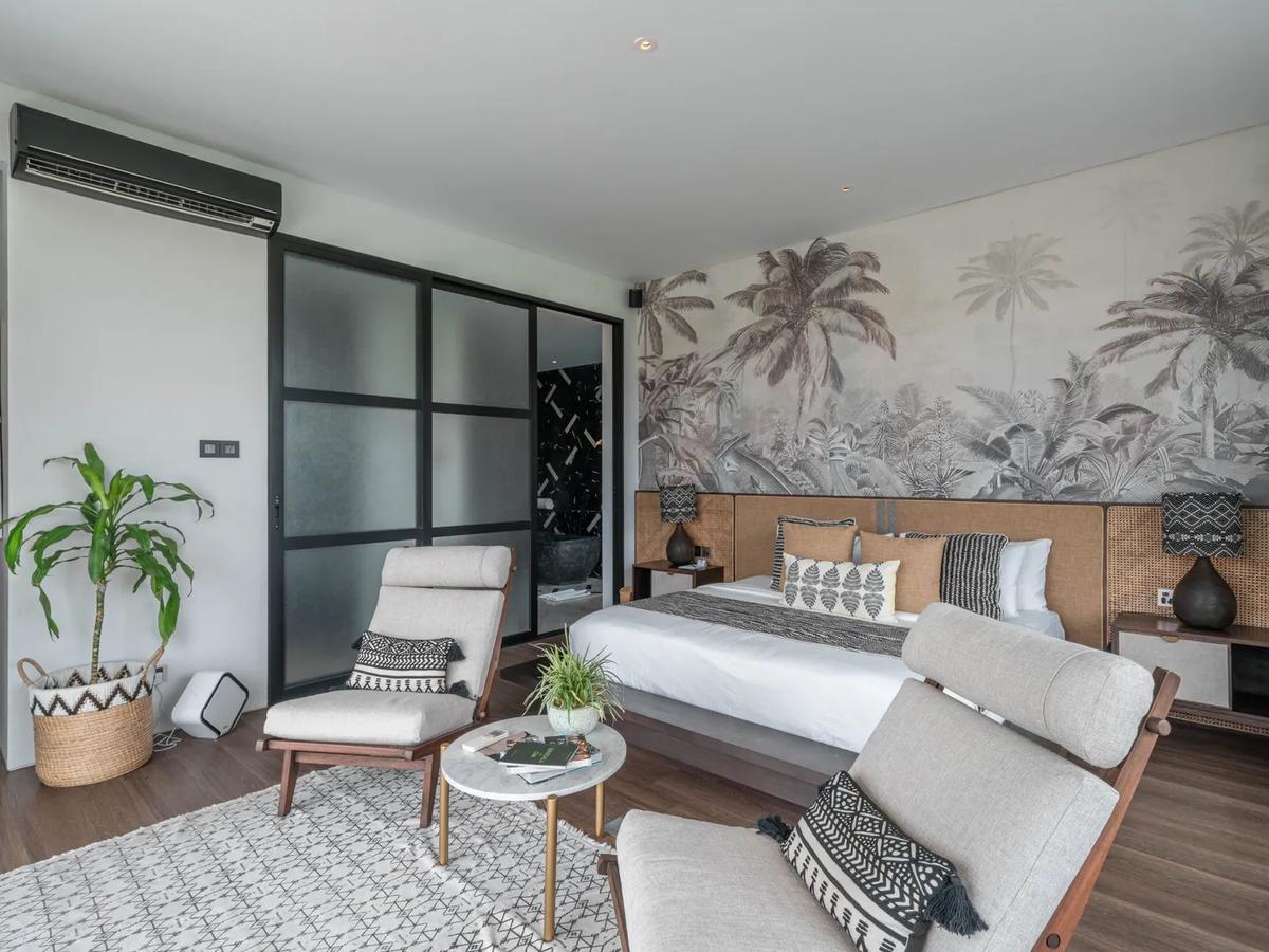 Stunning Architectural Residence - 12