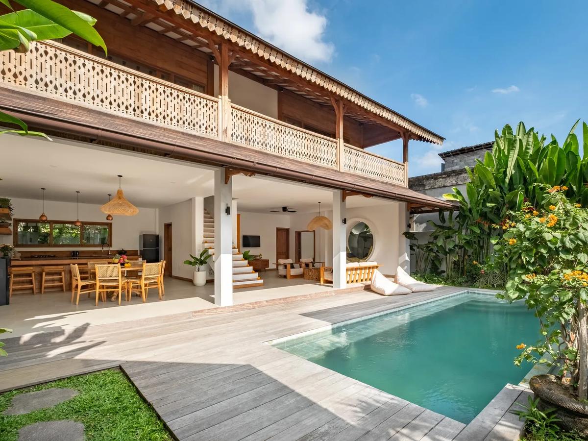 Contemporary Family Villa - 1