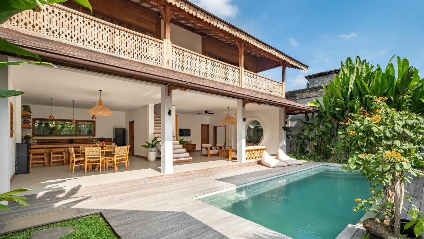 Contemporary Family Villa - Photo 1