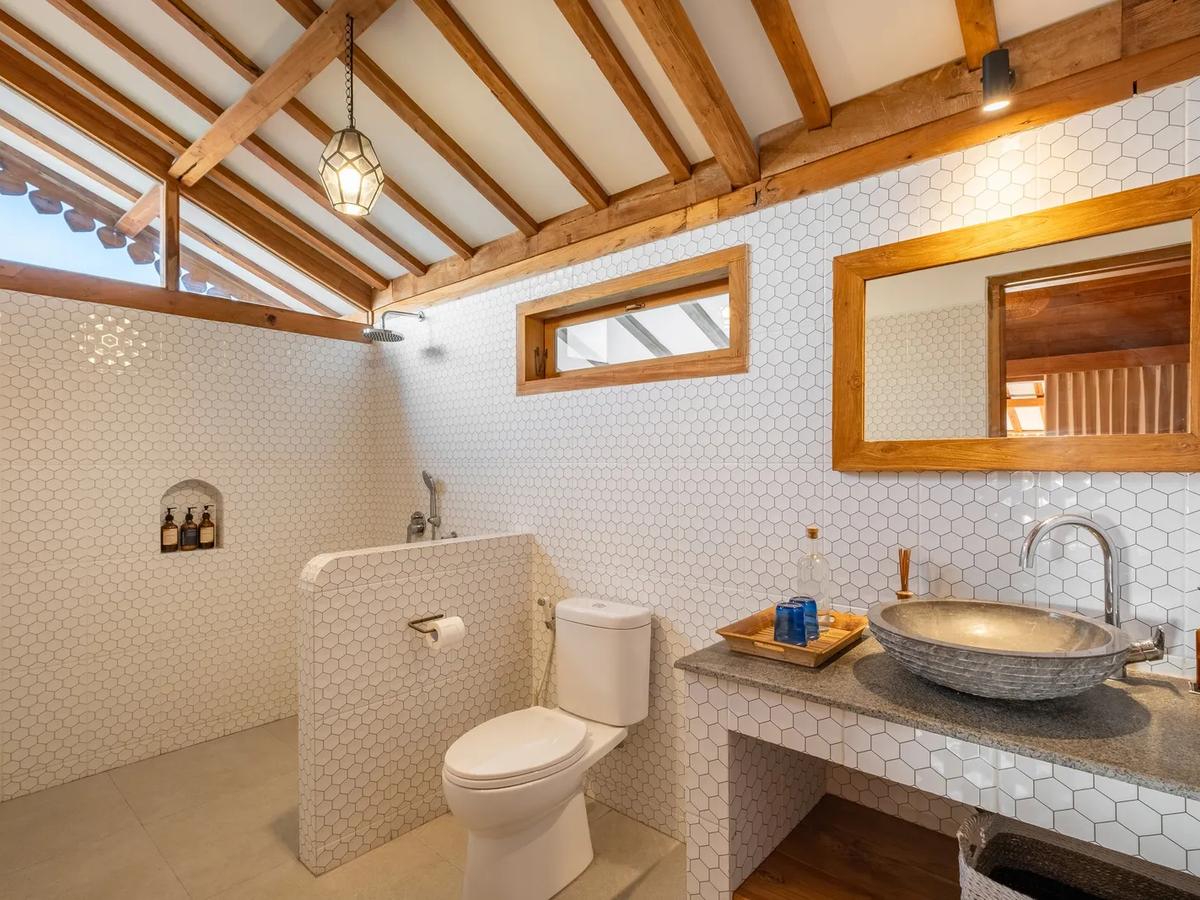 Contemporary Family Villa - 14