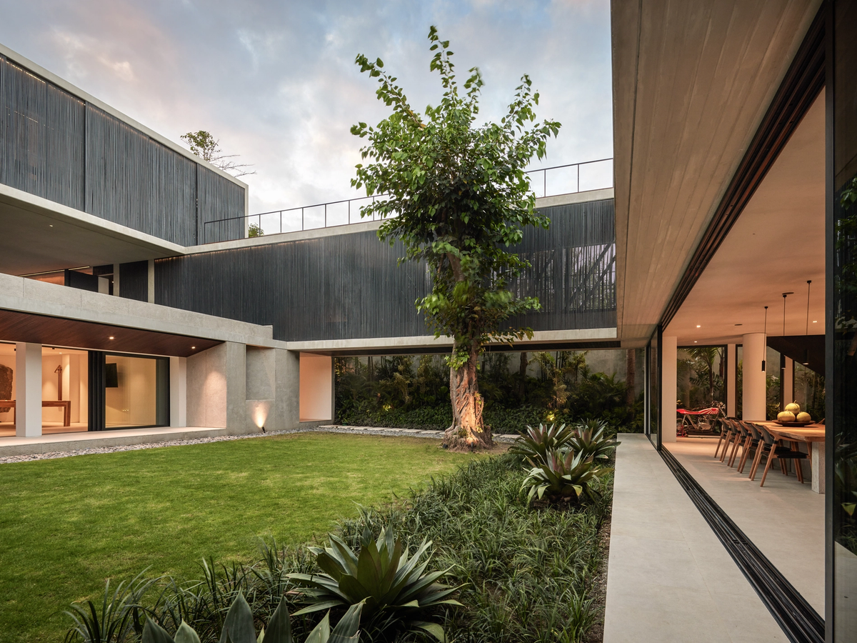 MODERN MASTERPIECE VILLA - 6 BEDROOMS - PERERENAN — 6-bedroom villa for sale in Pererenan, Bali (photo 2)