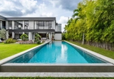 BRUTALIST TROPICAL VILLA 5 BEDROOMS UMALAS — 5-bedroom villa for sale in Umalas, Bali (photo 3)