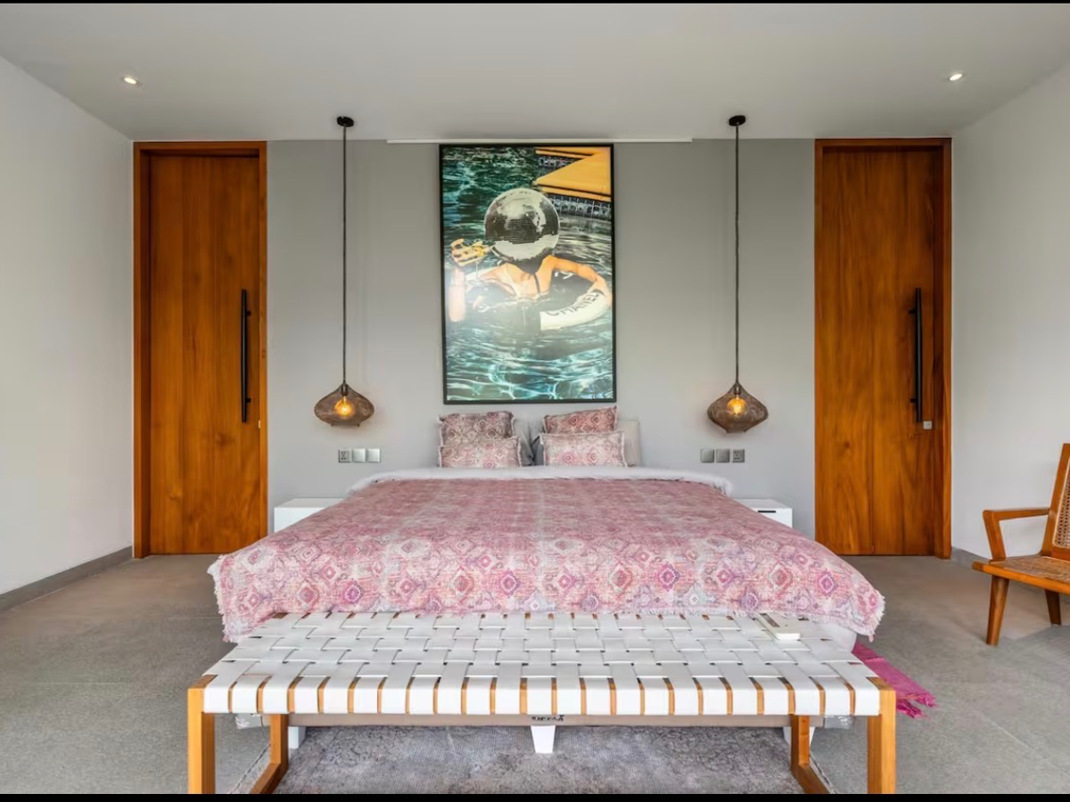 BRUTALIST TROPICAL VILLA – 5 BEDROOMS – UMALAS — 5-bedroom villa for sale in Umalas, Bali (photo 20)