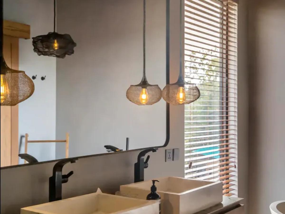 Contemporary Villa Retreat - 10