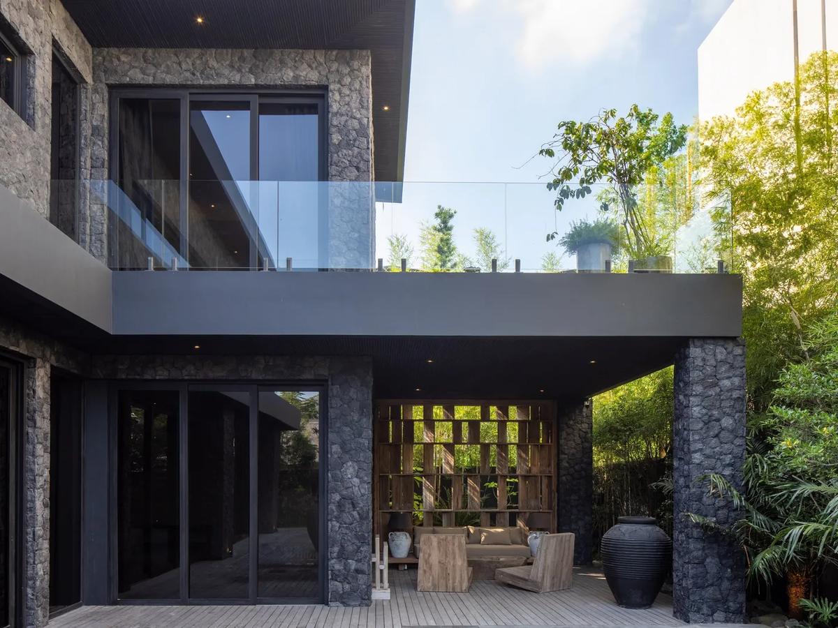 Modern Fortress Of Stone - 6