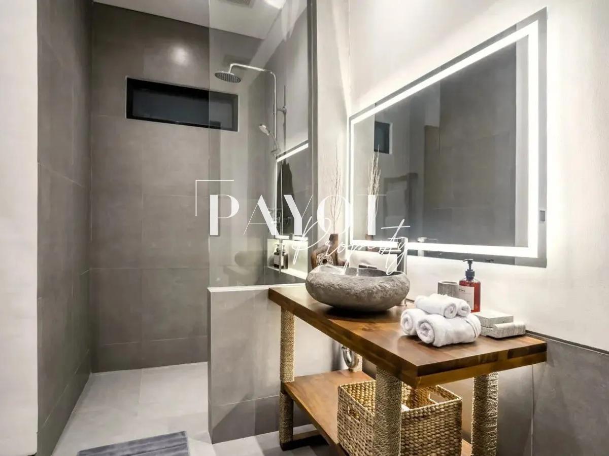 Charming Modern Villa - 11