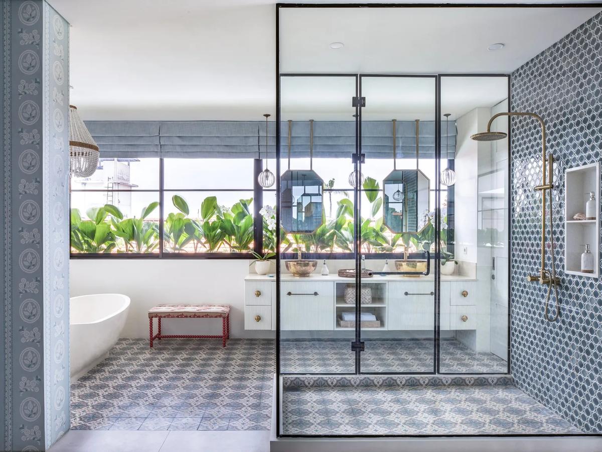 Modern Coastal Elegance Villa - 10