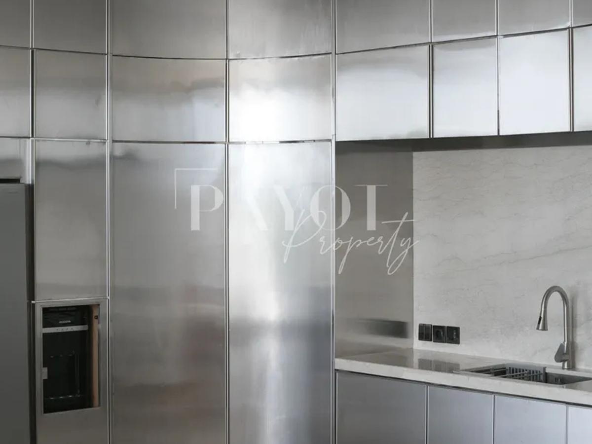 Architectural Masterpiece With Organic Curves - 14