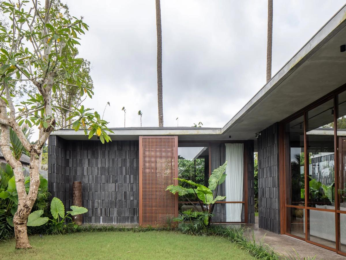 JAPANESE BRUTALIST VILLA - 5 BEDROOM - UBUD - Photo 9