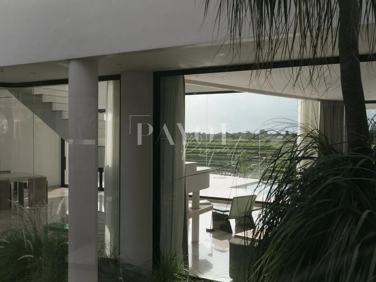 Architectural Masterpiece With Organic Curves - 11