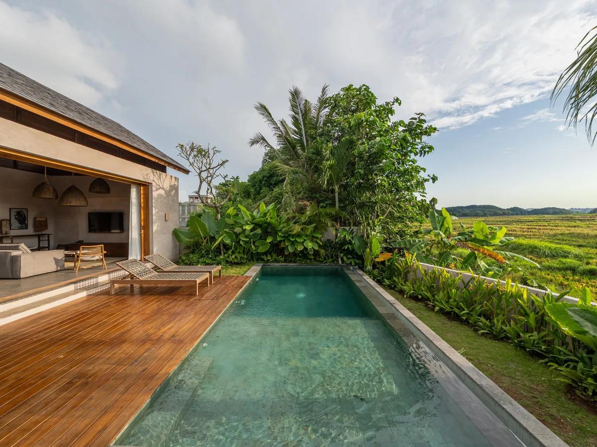A Tropical Hideaway Villa Facing The Rice Fields - 2
