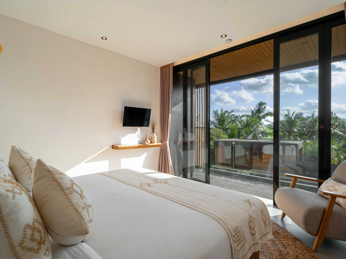 TROPICAL DESIGN LOFT IN THE HEART OF UBUD — 3-bedroom villa for sale in Ubud, Bali (photo 19)