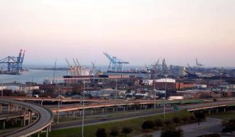 ship-loading-and-highways-converge-in-mobile-alabama-39a99b-1024.jpg
