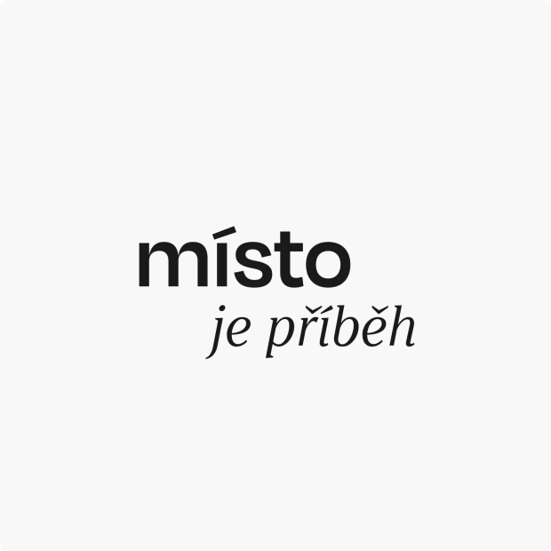 Nápis Místo je příběh