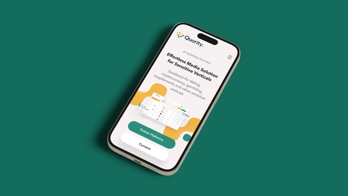 mockup mobilu s návrhem webu